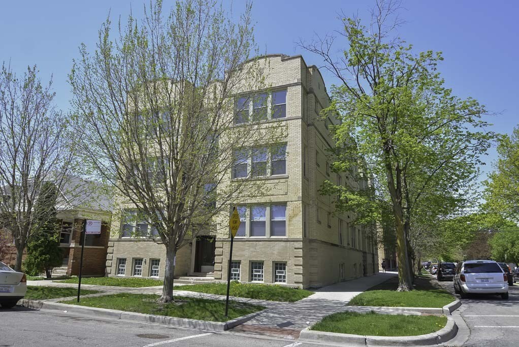 2958 N Washtenaw Ave in Chicago, IL - Building Photo