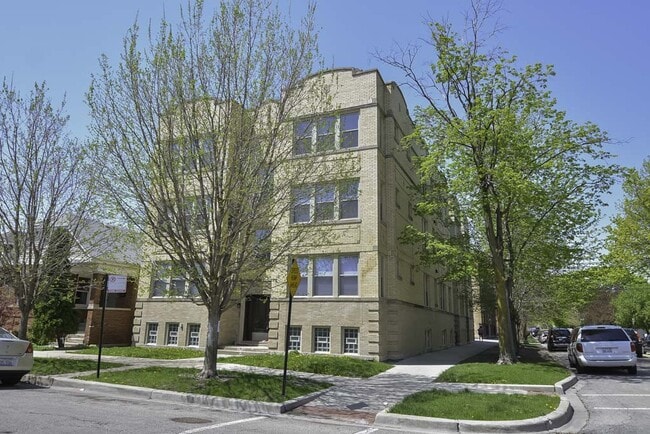property at 2958 N Washtenaw Ave