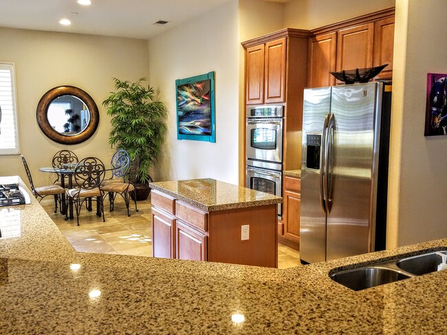 40296 Calle Ebano in Indio, CA - Foto de edificio - Building Photo