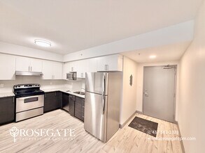 258 Sunview St in Waterloo, ON - Building Photo - Building Photo