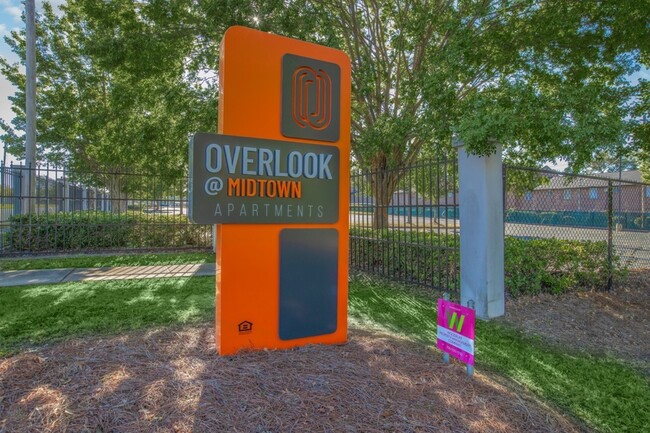 Overlook at Midtown Apartments in Columbus, GA - Foto de edificio - Building Photo