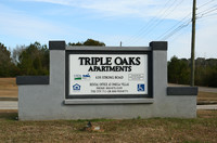 Triple Oaks Apartments in Quincy, FL - Foto de edificio - Building Photo