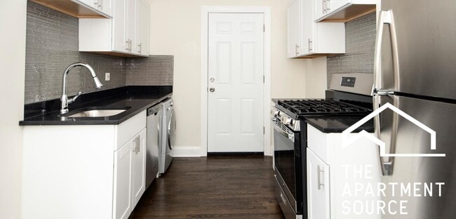 3825 N Greenview Ave, Unit 2E in Chicago, IL - Foto de edificio - Building Photo