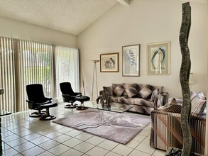 173 Gran Via in Palm Desert, CA - Building Photo - Building Photo