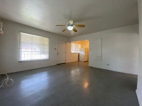 155 1/2 North St in Taft, CA - Building Photo - Building Photo