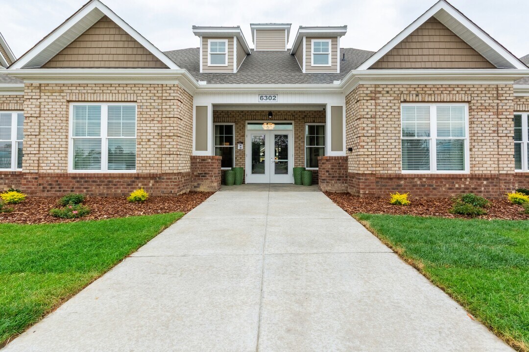 Midway at Archdale in Archdale, NC - Foto de edificio