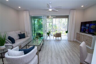 268 Indies Dr E in Naples, FL - Building Photo - Building Photo