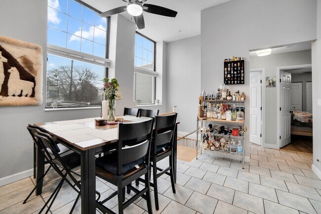 15 Ocean Ave, Unit #101 in Winthrop, MA - Building Photo - Building Photo
