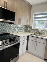 820 SW 11th St in Miami, FL - Building Photo - Building Photo