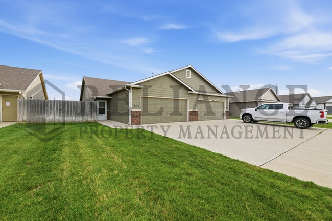 452 S Longbranch Dr in Maize, KS - Building Photo - Building Photo
