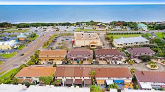 2448 Carriage Ct in Indialantic, FL - Building Photo