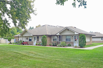 Grandmont Gardens Senior Apartments in Roseville, MI - Foto de edificio - Building Photo