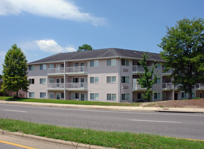 University Pines in Pensacola, FL - Building Photo - Building Photo