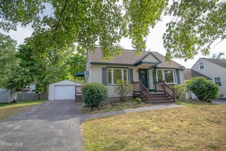 50 New Shaker Rd in Albany, NY - Building Photo - Building Photo