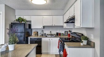 3631 Callaghan Rd, Unit Viva Max - 1 Bedroom in San Antonio, TX - Building Photo