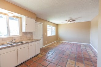 1324 E Peoria Ave in Phoenix, AZ - Building Photo - Building Photo
