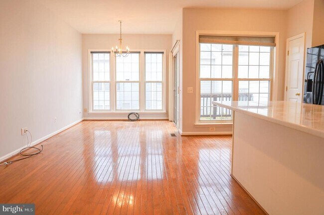 6324 Locust Tree Ln in Alexandria, VA - Building Photo - Building Photo