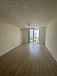 227 NE 25th St, Unit B in Miami, FL - Foto de edificio - Building Photo