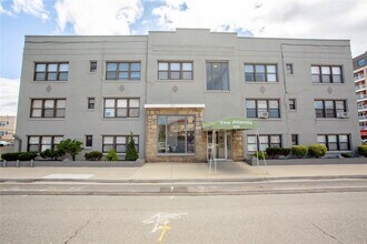 302 E Broadway in Long Beach, NY - Building Photo - Building Photo