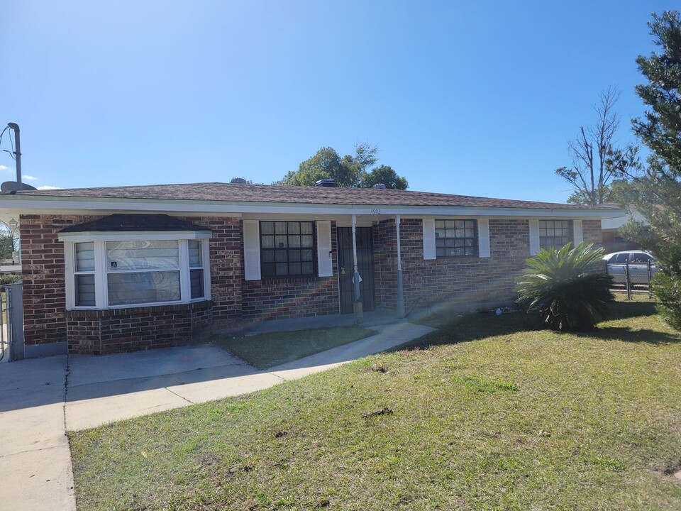 4902 Arrowsmith Rd in Jacksonville, FL - Building Photo