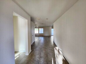 43256 Carol Dr in Lancaster, CA - Building Photo - Building Photo