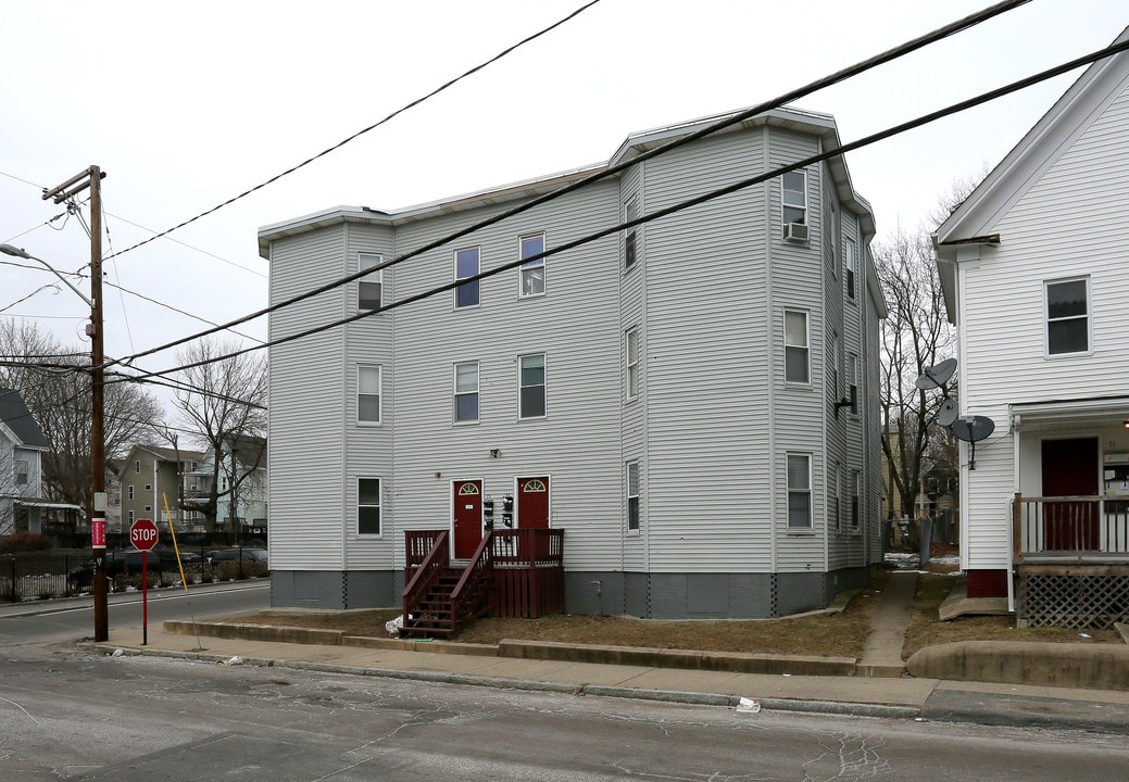 73-75 Highland St in Brockton, MA - Building Photo