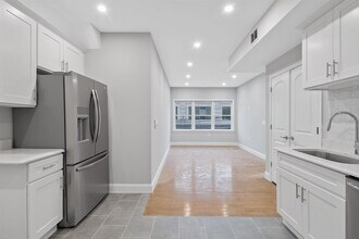 311-315 West Side Ave, Unit 103 in Jersey City, NJ - Foto de edificio - Building Photo