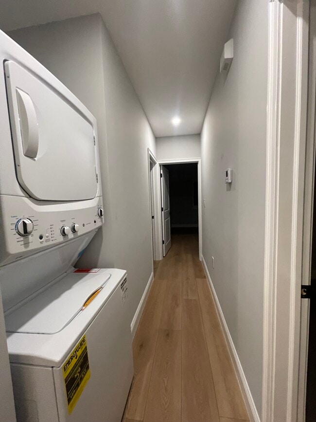 235 Burbank Ave, Unit 2 in Staten Island, NY - Foto de edificio - Building Photo