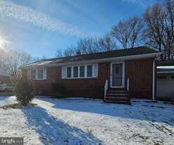 21 Dawes Dr in Newark, DE - Building Photo