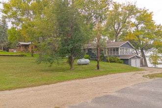 6806 Sunset Strip NW in Alexandria, MN - Foto de edificio - Building Photo