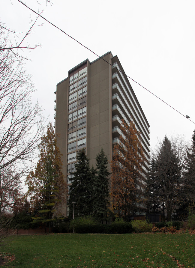 66 Collier St in Toronto, ON - Building Photo - Building Photo