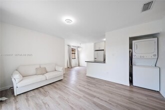 485 NW 210th St in Miami Gardens, FL - Building Photo - Building Photo