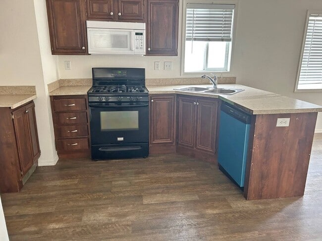 376 Petrol Rd in Bakersfield, CA - Building Photo - Building Photo