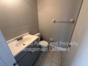 3211 Julia Ct in Lakeland, FL - Building Photo - Building Photo