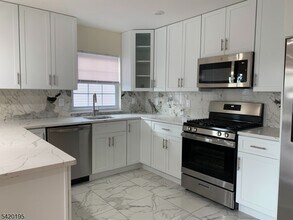 257 Dukes St in Kearny, NJ - Building Photo - Building Photo