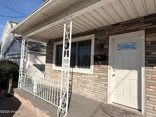 1002 E Park Ave in Scranton, PA - Building Photo - Building Photo