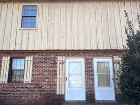 62 Chester Levee Rd in Jackson, TN - Building Photo