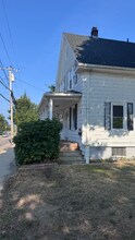 22 Maple St in Attleboro, MA - Foto de edificio - Building Photo