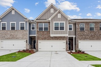 Poplar Row in Hoschton, GA - Foto de edificio - Building Photo