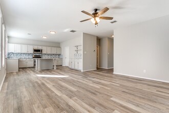 27002 Pond Pass in San Antonio, TX - Building Photo - Building Photo