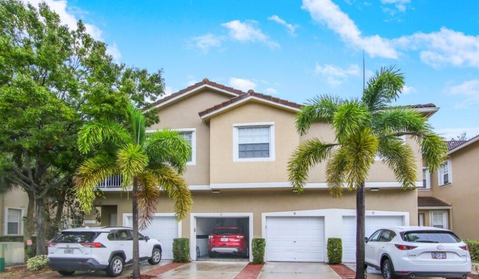 108 Lighthouse Cir in Tequesta, FL - Foto de edificio