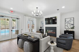 Covey Homes Newnan Village in Newnan, GA - Foto de edificio - Building Photo