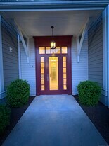 8 Sherwood St in Mansfield, CT - Building Photo