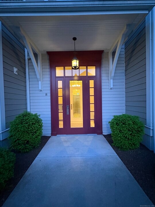 8 Sherwood St in Mansfield, CT - Building Photo