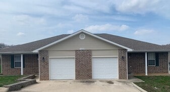 21049 Homer Rd in St. Robert, MO - Building Photo