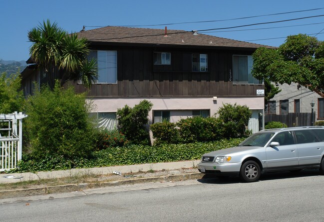 1320 Laguna St in Santa Barbara, CA - Foto de edificio - Building Photo