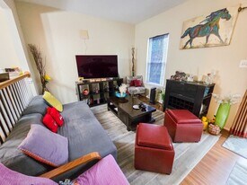 7012 Roslyn Ave in Derwood, MD - Building Photo