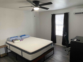 5415 Buena Vista St in San Antonio, TX - Building Photo
