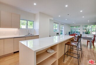900 N W Knoll Dr in West Hollywood, CA - Building Photo - Building Photo