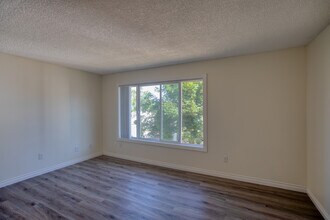 Villager Apartments in Forest Grove, OR - Foto de edificio - Interior Photo